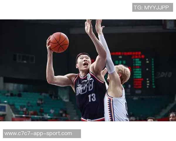 美媒体人称杨瀚森虽上场不多却深受喜爱类似当年白曼巴的魅力引人瞩目